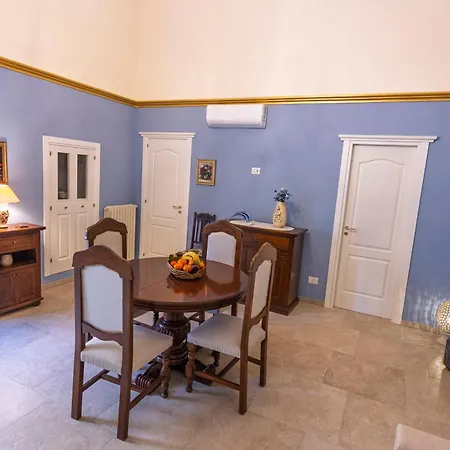 Old House - Historic Beauty Home, Daire